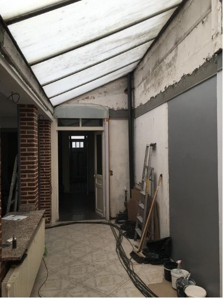 Couloir en cours de chantier, vue 1